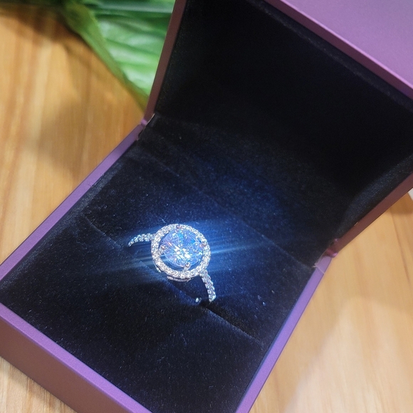 LED PURPLE Proposal Ring Box for  Wedding, Engagement - Luxury Jewelry Gift Box - Picture 3 of 7